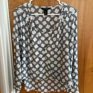 Beautiful White House Black Market blouse size 10